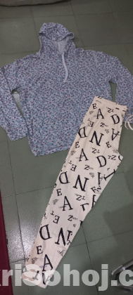 ladis two pic set